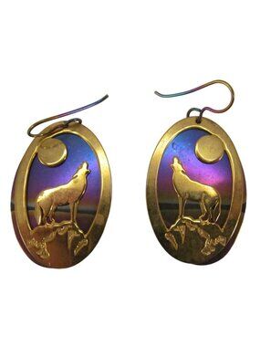 Howling Wolf & Moon Cutout Dangle Pierced Earrings Gold Tone Purple Background